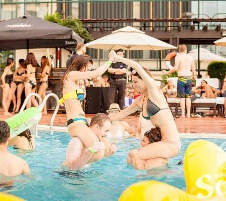 Sài Gòn nóng như thế này: Pool Party mới là thiên đường đích thực
